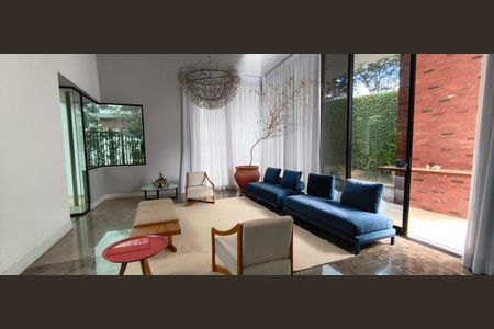 Casa à venda com 4 quartos, 380m² em Bandeirantes (Pampulha), Belo Horizonte