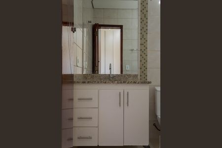 Casa de condomínio para alugar com 143m², 3 quartos e 2 vagas Casa de condomínio para alugar com 143m², 3 quartos e 2 vagasBanheiro da Suíte 1