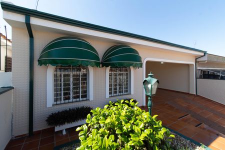 ÁREA EXTERNA FRENTE de casa para alugar com 3 quartos, 135m² em Parque Taquaral, Campinas