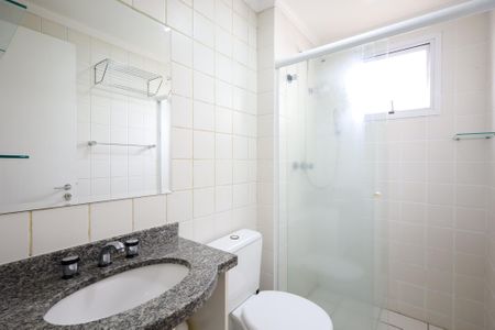 Banheiro da Suíte de apartamento para alugar com 2 quartos, 82m² em Vila Sofia, São Paulo