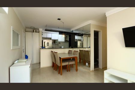 Sala de apartamento para alugar com 3 quartos, 68m² em Parque Reboucas, São Paulo