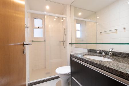 Apartamento para alugar com 103m², 3 quartos e 2 vagas Apartamento para alugar com 103m², 3 quartos e 2 vagasBanheiro Corredor