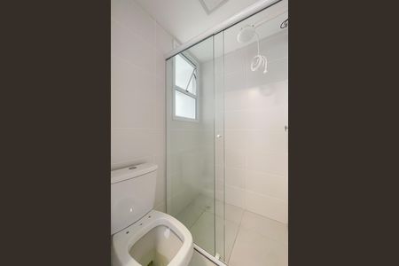 Banheiro de casa de condomínio para alugar com 1 quarto, 34m² em Km 18, Osasco