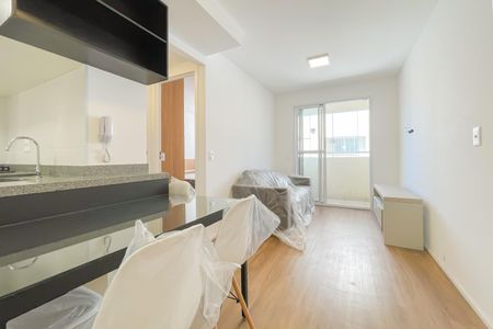 Sala de casa de condomínio para alugar com 1 quarto, 34m² em Km 18, Osasco