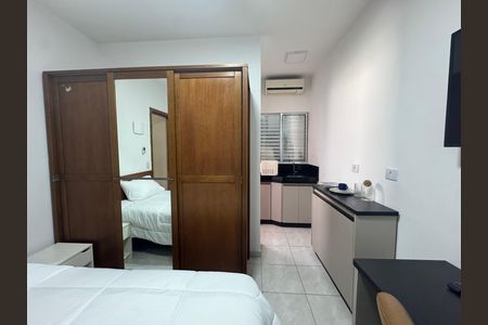 Quarto de kitnet/studio para alugar com 1 quarto, 14m² em Presidente Altino, Osasco