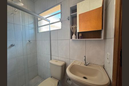 Banheiro de kitnet/studio para alugar com 1 quarto, 14m² em Presidente Altino, Osasco