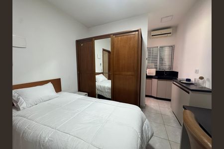 Quarto de kitnet/studio para alugar com 1 quarto, 14m² em Presidente Altino, Osasco