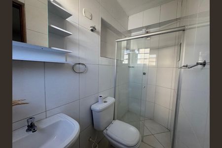 Banheiro de kitnet/studio para alugar com 1 quarto, 15m² em Presidente Altino, Osasco