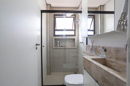 Apartamento à venda com 119m², 3 quartos e 3 vagas Apartamento à venda com 119m², 3 quartos e 3 vagasBanheiro social