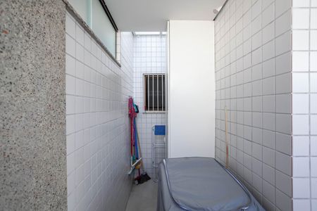 Apartamento à venda com 119m², 3 quartos e 3 vagas Apartamento à venda com 119m², 3 quartos e 3 vagasÁrea de serviço