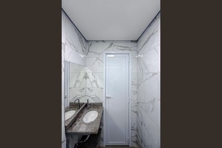 Banheiro de kitnet/studio para alugar com 1 quarto, 22m² em Vila Mariana, São Paulo