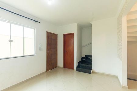 Sala de casa de condomínio para alugar com 3 quartos, 147m² em Vila Nova Savoia, São Paulo