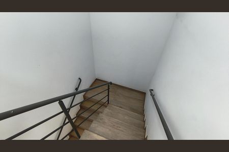 Escadas de acesso de kitnet/studio para alugar com 1 quarto, 22m² em Vila Mariana, São Paulo