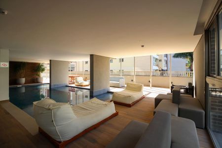 Apartamento à venda com 42m², 1 quarto e sem vaga Apartamento à venda com 42m², 1 quarto e sem vagaÁrea comum - Piscina