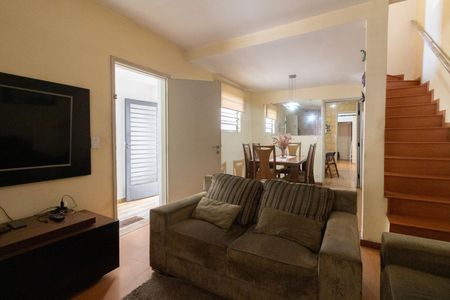 Sala de casa para alugar com 3 quartos, 137m² em Jardim Arpoador, São Paulo