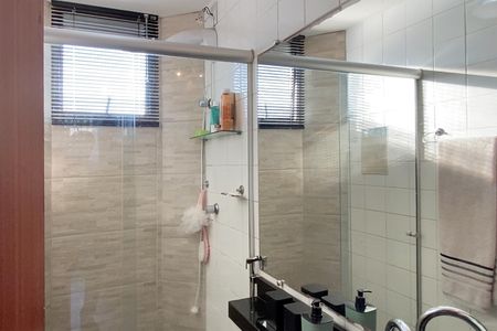 Banheiro de apartamento à venda com 2 quartos, 42m² em Horto, Belo Horizonte