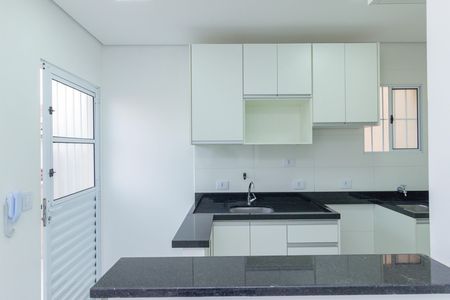Cozinha de casa de condomínio para alugar com 1 quarto, 65m² em Jardim Mangalot, São Paulo