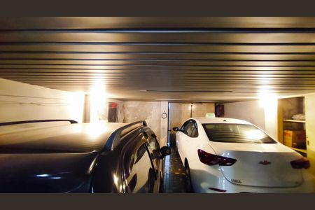 Garagem de casa à venda com 3 quartos, 210m² em Ipiranga, São Paulo