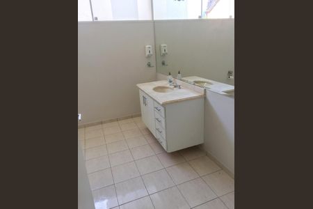 Casa à venda com 6 quartos, 900m² em Vila Nova Conceição, São Paulo