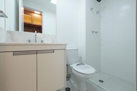 Banheiro de kitnet/studio para alugar com 1 quarto, 24m² em Chácara Klabin, São Paulo