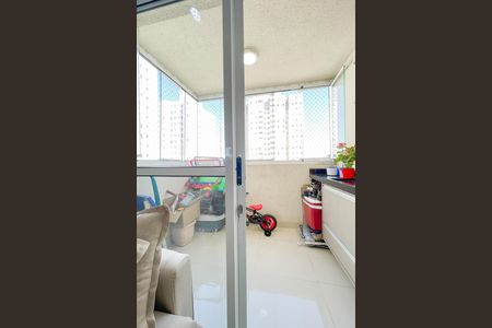 Sacada de apartamento à venda com 3 quartos, 60m² em Conceicao, Osasco