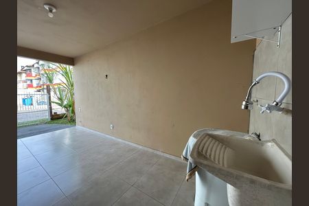 Área de Serviço de apartamento para alugar com 2 quartos, 80m² em Barra da Lagoa, Florianópolis