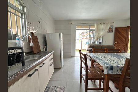 Cozinha de apartamento para alugar com 2 quartos, 80m² em Barra da Lagoa, Florianópolis