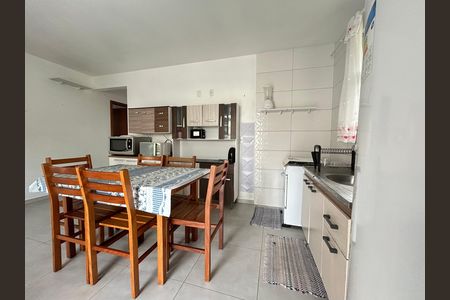 Cozinha de apartamento para alugar com 2 quartos, 80m² em Barra da Lagoa, Florianópolis
