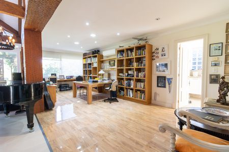 Casa de condomínio para alugar com 386m², 2 quartos e 4 vagas Casa de condomínio para alugar com 386m², 2 quartos e 4 vagasEscritório