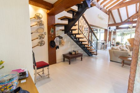 Casa de condomínio para alugar com 386m², 2 quartos e 4 vagas Casa de condomínio para alugar com 386m², 2 quartos e 4 vagasSala