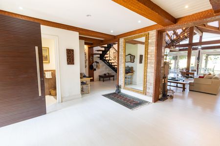 Casa de condomínio para alugar com 386m², 2 quartos e 4 vagas Casa de condomínio para alugar com 386m², 2 quartos e 4 vagasHall de entrada