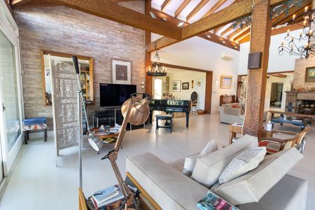 Casa de condomínio para alugar com 386m², 2 quartos e 4 vagas Casa de condomínio para alugar com 386m², 2 quartos e 4 vagasSala