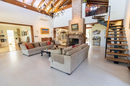 Casa de condomínio para alugar com 386m², 2 quartos e 4 vagas Casa de condomínio para alugar com 386m², 2 quartos e 4 vagasSala