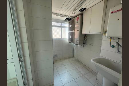Área de serviço de apartamento para alugar com 3 quartos, 141m² em Vila Gumercindo, São Paulo