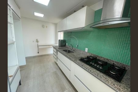 Cozinha de apartamento para alugar com 3 quartos, 141m² em Vila Gumercindo, São Paulo