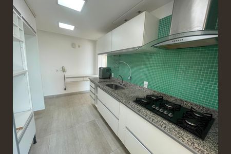 Cozinha de apartamento para alugar com 3 quartos, 141m² em Vila Gumercindo, São Paulo
