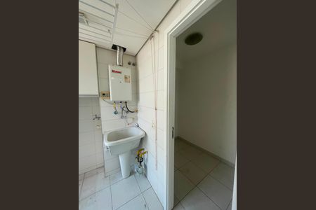 Área de serviço de apartamento para alugar com 3 quartos, 141m² em Vila Gumercindo, São Paulo