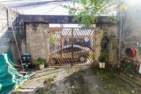 Quintal de casa à venda com 2 quartos, 40m² em Parque Savoi City, São Paulo