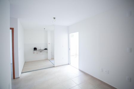 Sala de apartamento à venda com 2 quartos, 102m² em Praia, Contagem