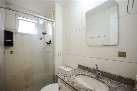 Banheiro de apartamento para alugar com 2 quartos, 52m² em Conjunto Residencial Vista Verde, São Paulo