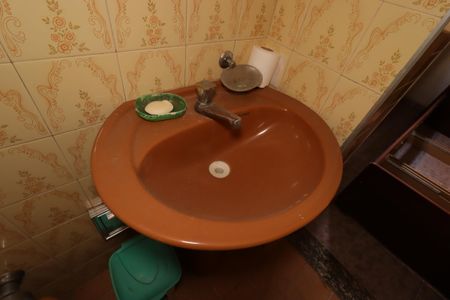 Banheiro da suíte de casa à venda com 2 quartos, 160m² em Jardim Santo Alberto, Santo André