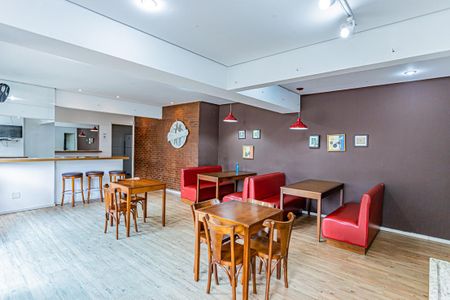 Apartamento para alugar com 55m², 2 quartos e 1 vagaCyber cafe