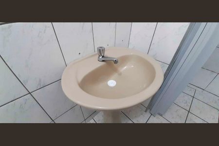 Casa para alugar com 60m², 2 quartos e sem vaga Casa para alugar com 60m², 2 quartos e sem vagaBanheiro