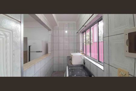 Cozinha de casa para alugar com 2 quartos, 60m² em Quitaúna, Osasco