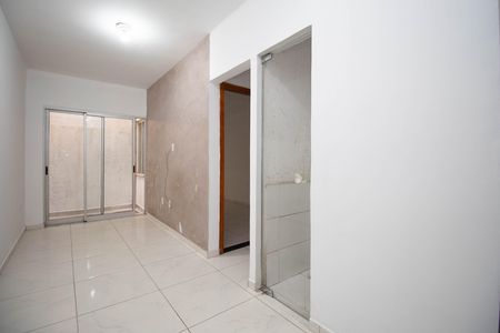 Sala de kitnet/studio para alugar com 1 quarto, 35m² em Riacho Fundo, Brasília