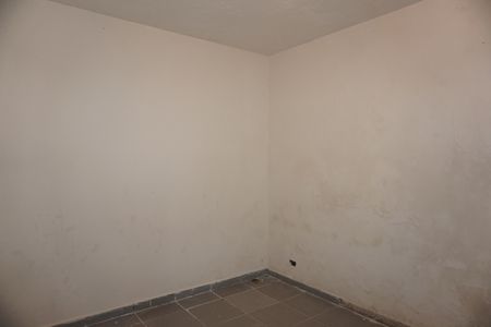 Quarto de casa para alugar com 1 quarto, 39m² em Vila Isis Cristina, Embu das Artes