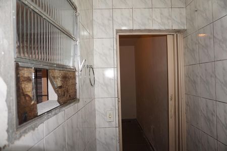 Banheiro de casa para alugar com 1 quarto, 39m² em Vila Isis Cristina, Embu das Artes