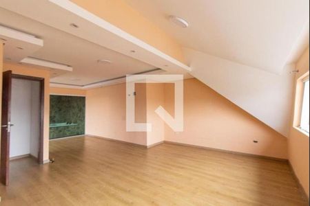 Casa para alugar com 161m², 4 quartos e 3 vagas Casa para alugar com 161m², 4 quartos e 3 vagasAtico
