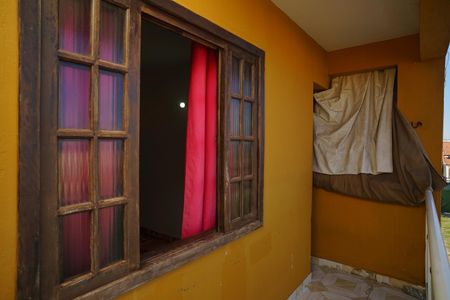 Varanda de kitnet/studio para alugar com 1 quarto, 50m² em Cordeirinho, Maricá