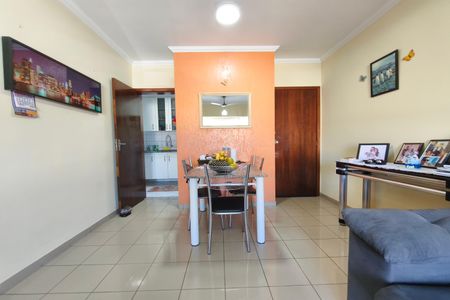 Apartamento à venda com 90m², 3 quartos e 1 vaga Apartamento à venda com 90m², 3 quartos e 1 vagaSala
